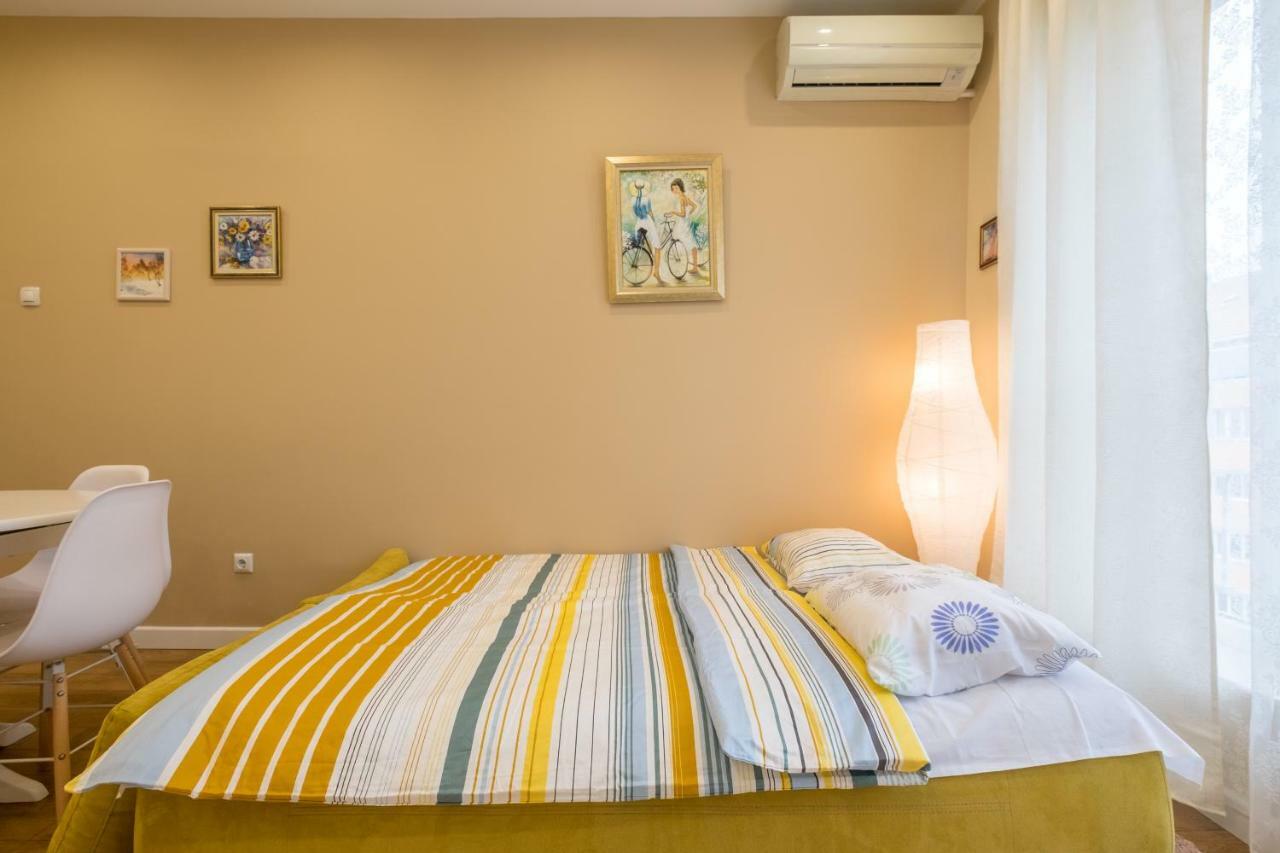 Modern 2 Bedroom Apartment Next To Vitosha Str. Sofya Dış mekan fotoğraf
