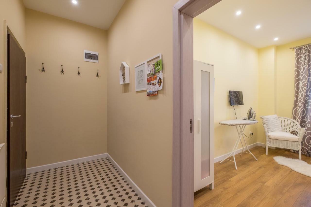 Modern 2 Bedroom Apartment Next To Vitosha Str. Sofya Dış mekan fotoğraf