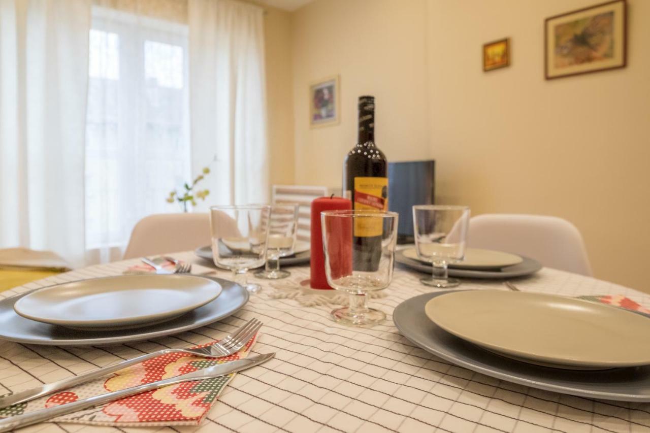 Modern 2 Bedroom Apartment Next To Vitosha Str. Sofya Dış mekan fotoğraf