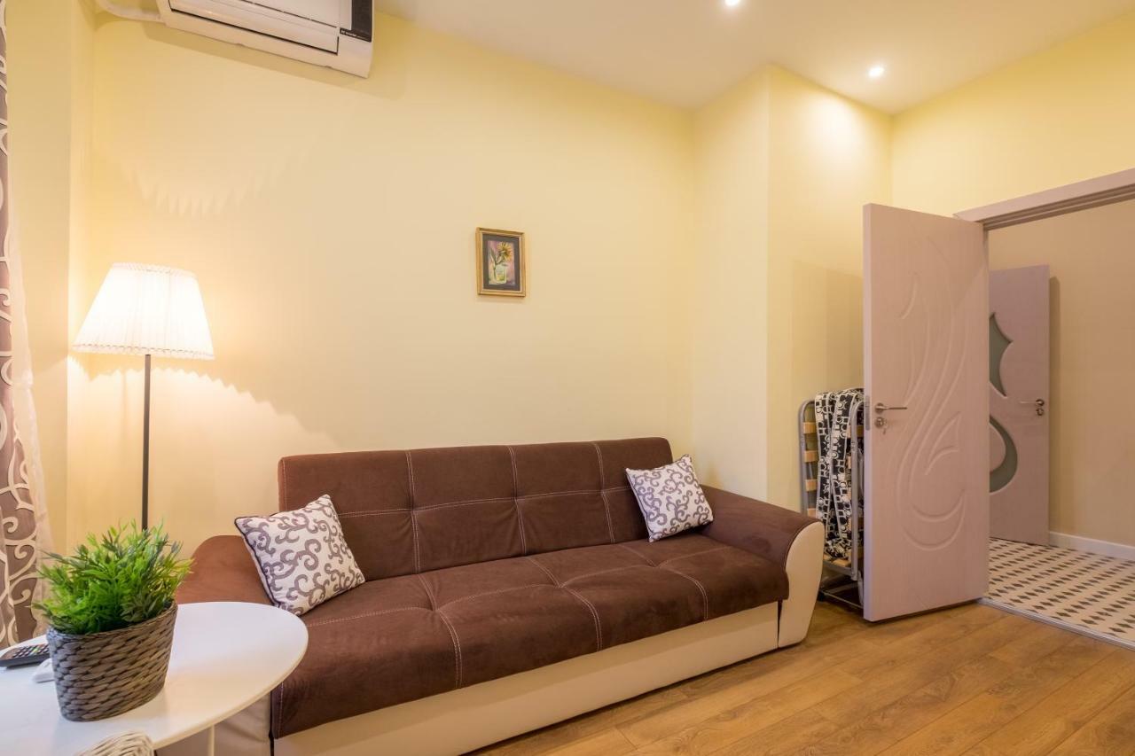 Modern 2 Bedroom Apartment Next To Vitosha Str. Sofya Dış mekan fotoğraf