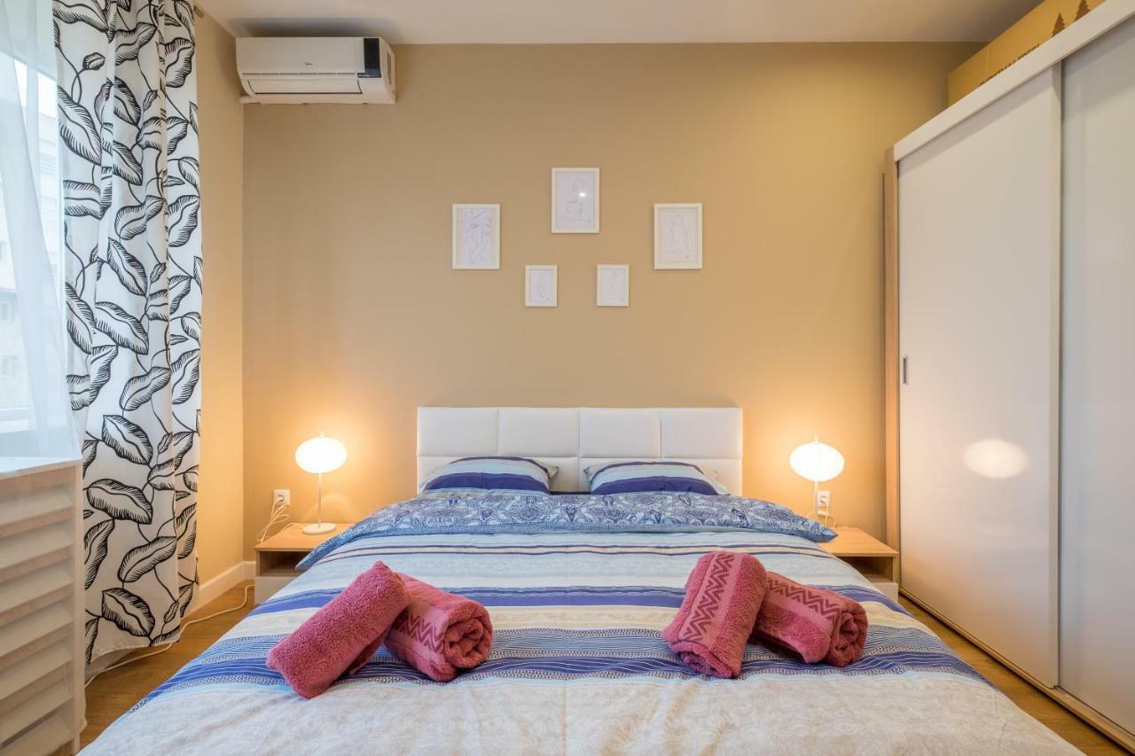 Modern 2 Bedroom Apartment Next To Vitosha Str. Sofya Dış mekan fotoğraf
