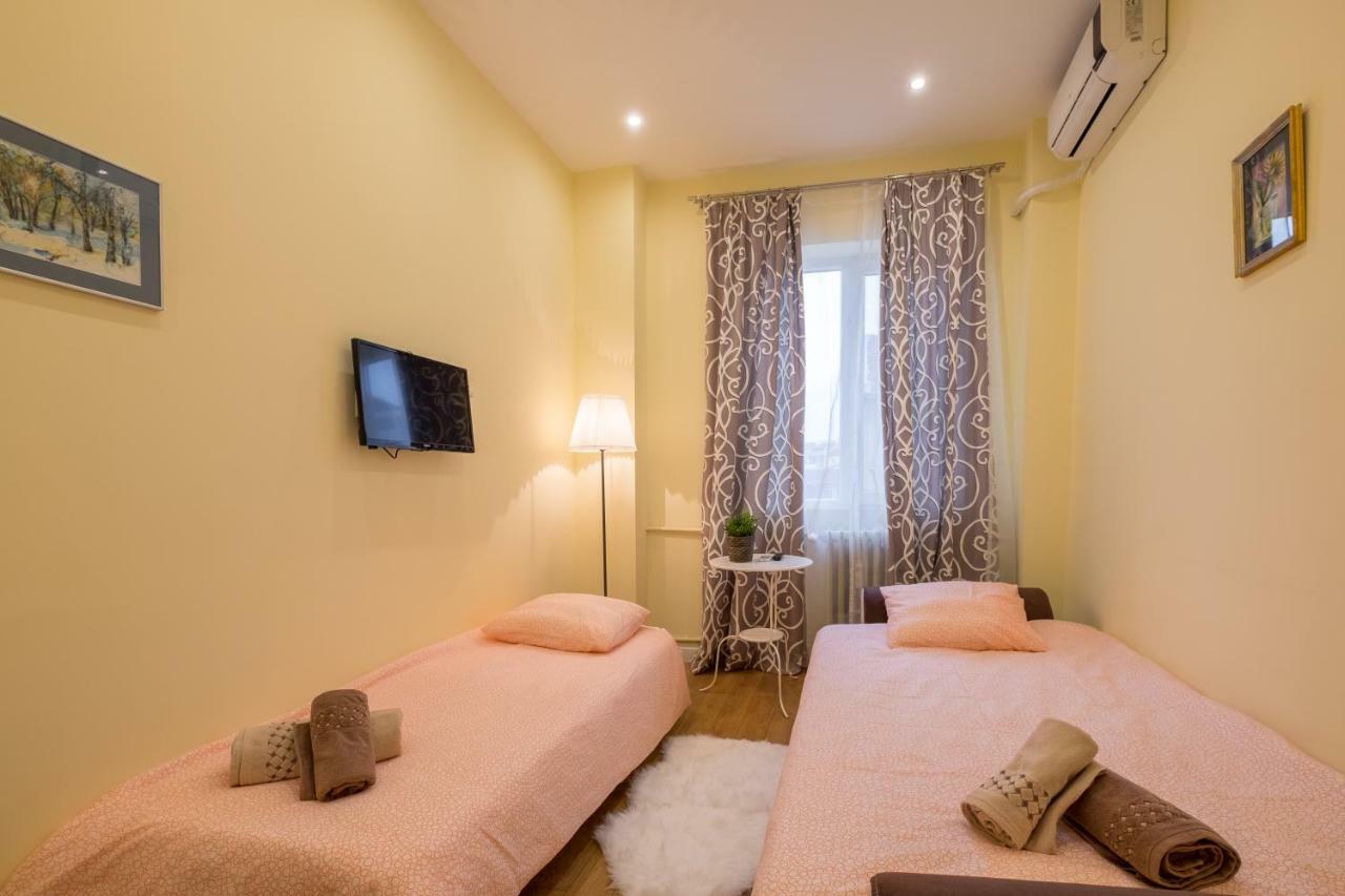 Modern 2 Bedroom Apartment Next To Vitosha Str. Sofya Dış mekan fotoğraf